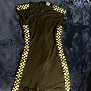 Cut sleeves bodysuit, with checker stripes on the sides
